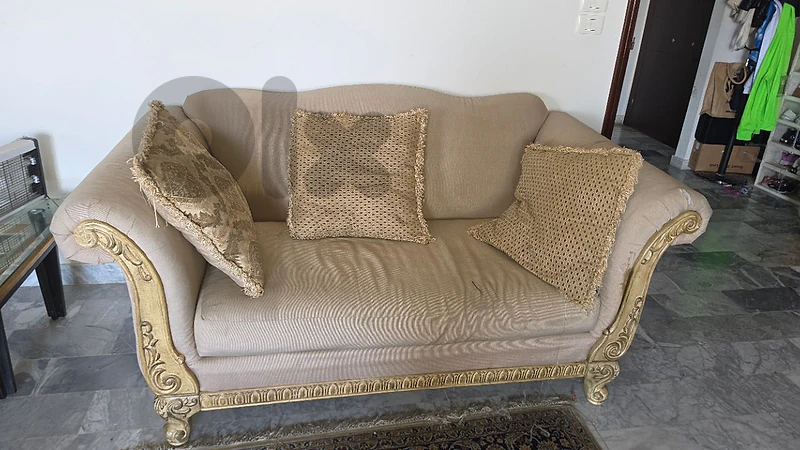 salon and dining room for sale