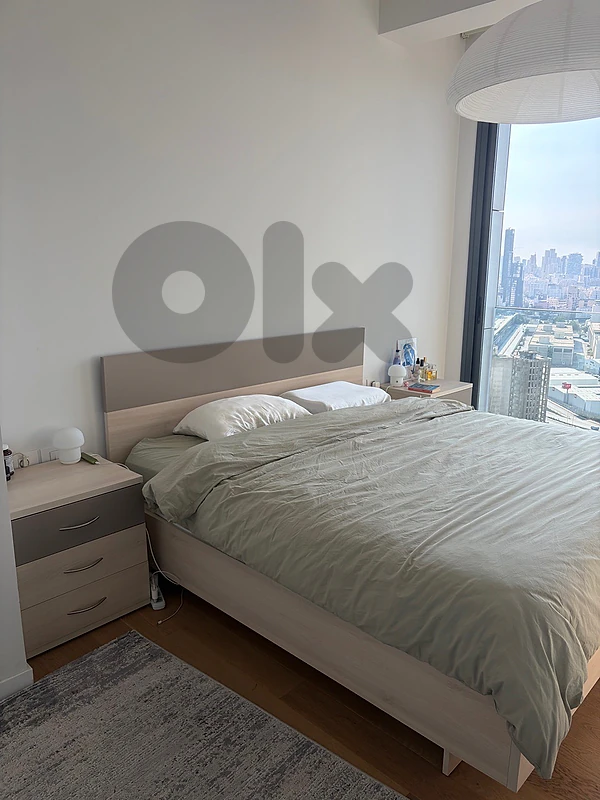 Bed and 2 Bedside Tables (Mobilitop)