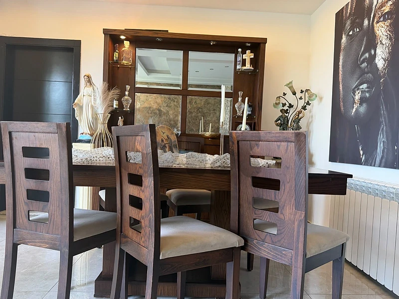 طاولة عشاء للبيع
