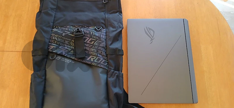 ASUS STRIX G18