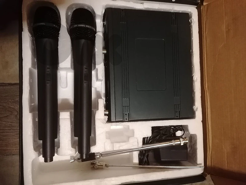 professional wireless microphone system, model GM-312 / GM-316.