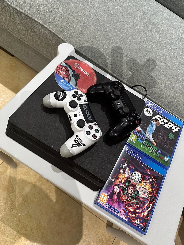 ps4 slim ps4 slim