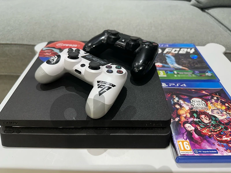 ps4 slim ps4 slim