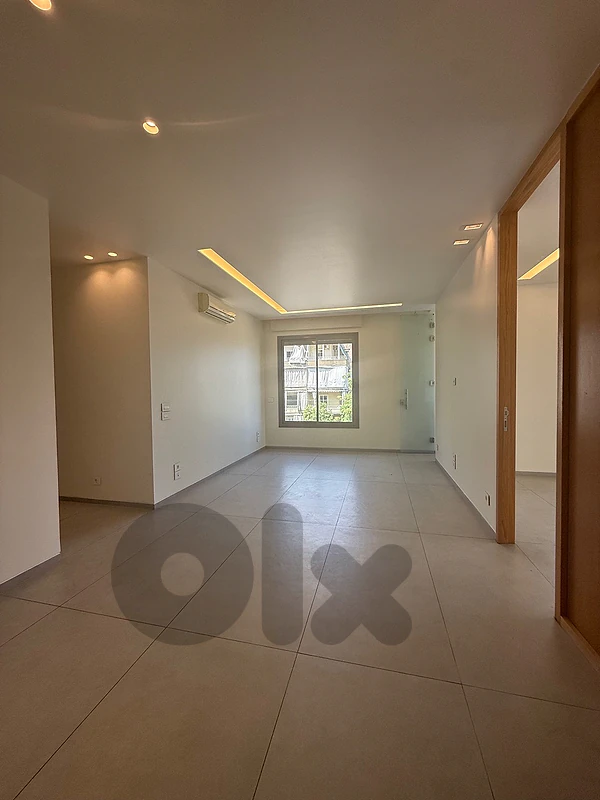 Modern and luminous office for rent in Prime location in Achrafieh