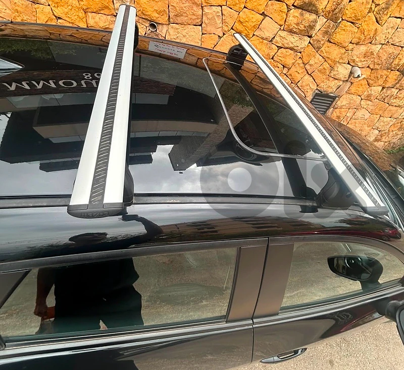 Mazda Roof Bars / Porte-Bagage – Excellent Condition