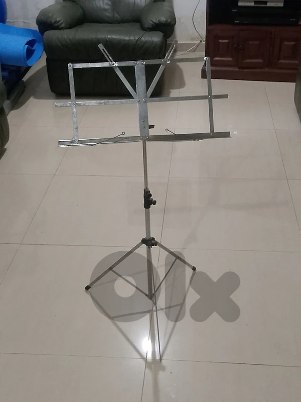 Looking for a Music stand ?👀👀👀
