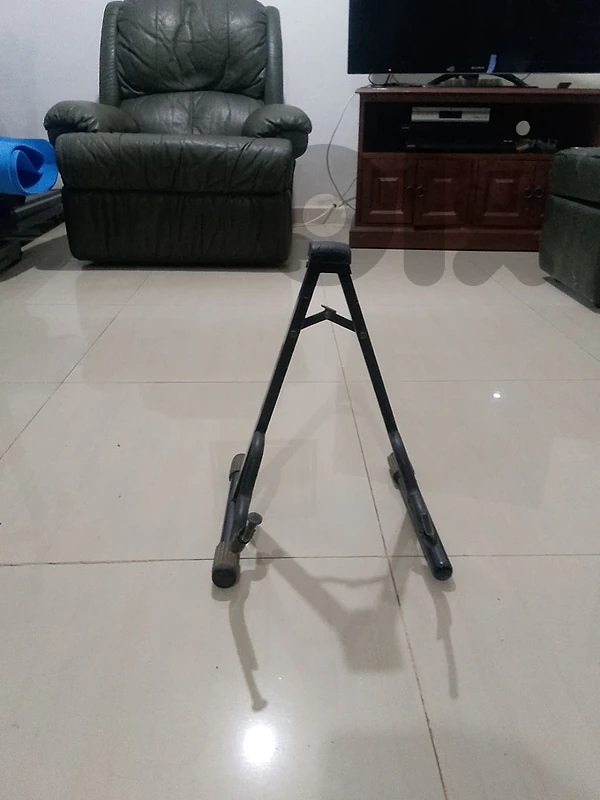 Looking for a Guitar stand ?👀👀👀
