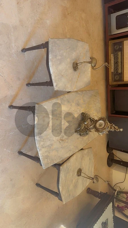 3 طاولات رخام