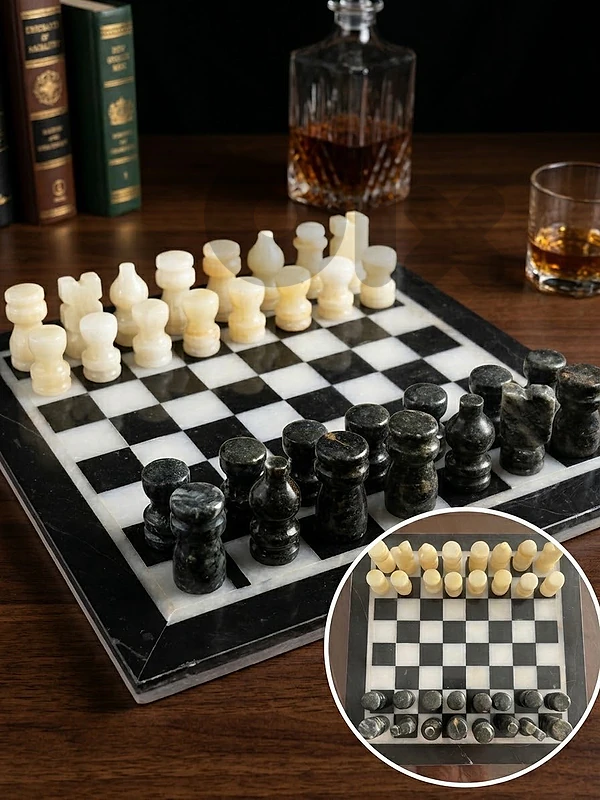 Elegant marble/onyx chess set in excellent condition