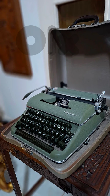 Olympia 1957 Olive Green Typewriter Mint & 100%Functional
