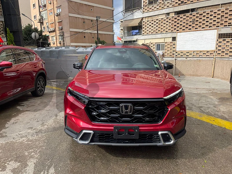 Honda CR-V hybrid 2025 ,brand new 2600 miles only