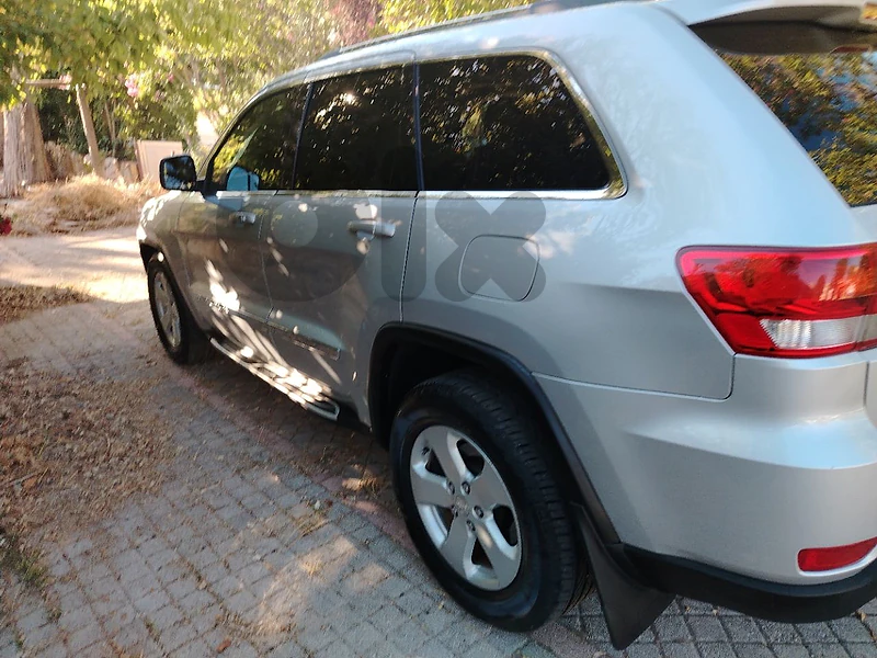 Jeep Grand Cherokee 2011 v6