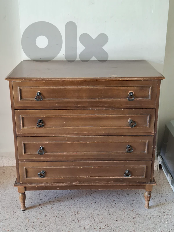 vintage 4-drawer wooden chest of drawers