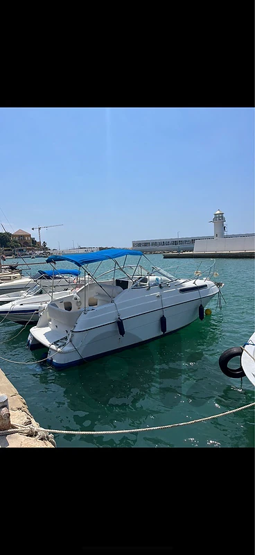 Four Winns yacht