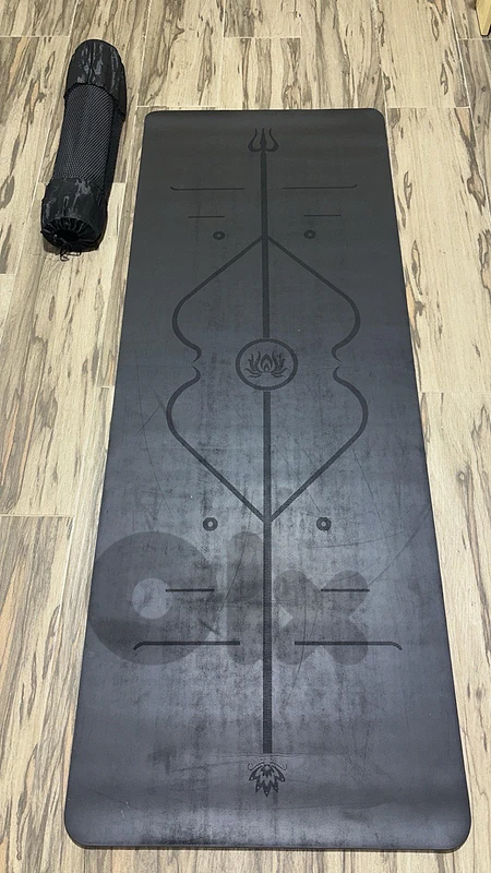 Set of 10 Anti-Slip Alignment Yoga/Pilates Mats (with Carrying Bags)