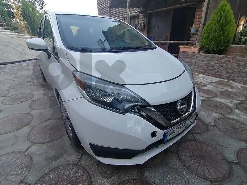 Nissan versa 2018