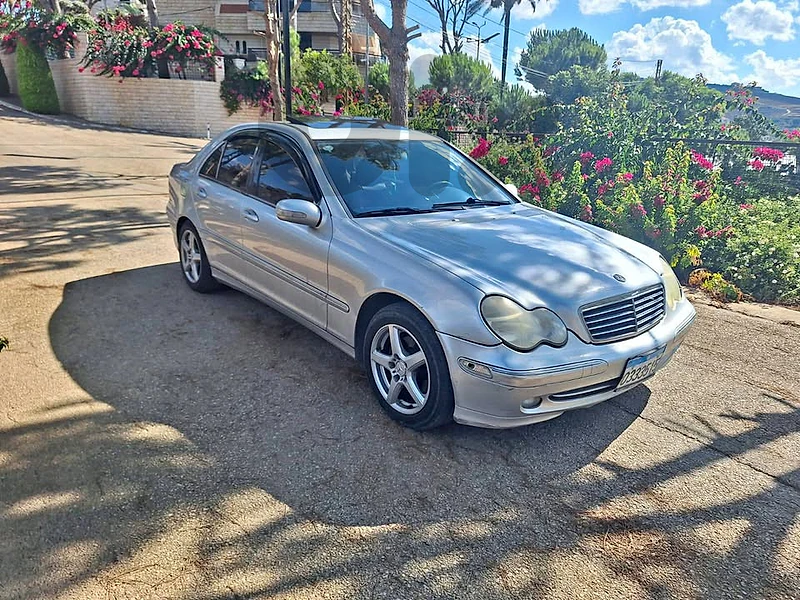 Mercedes 2003