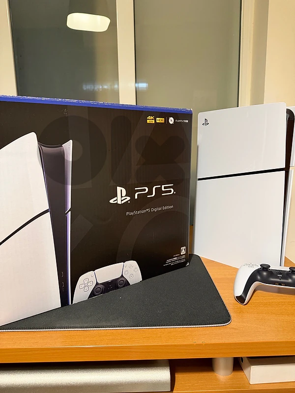Playstation 5 slim digital barely used 1tb