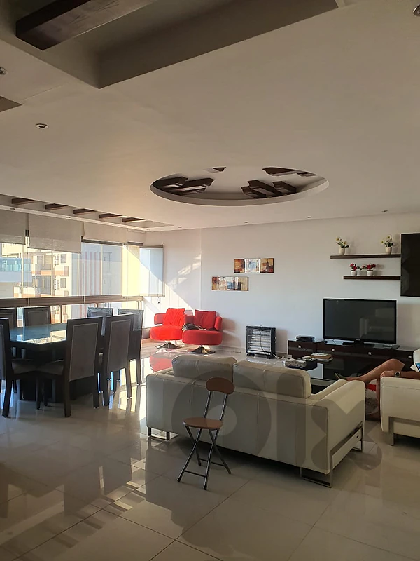 ZE26-5411 Apartment for Sale in Batrakieh | 175 sqm