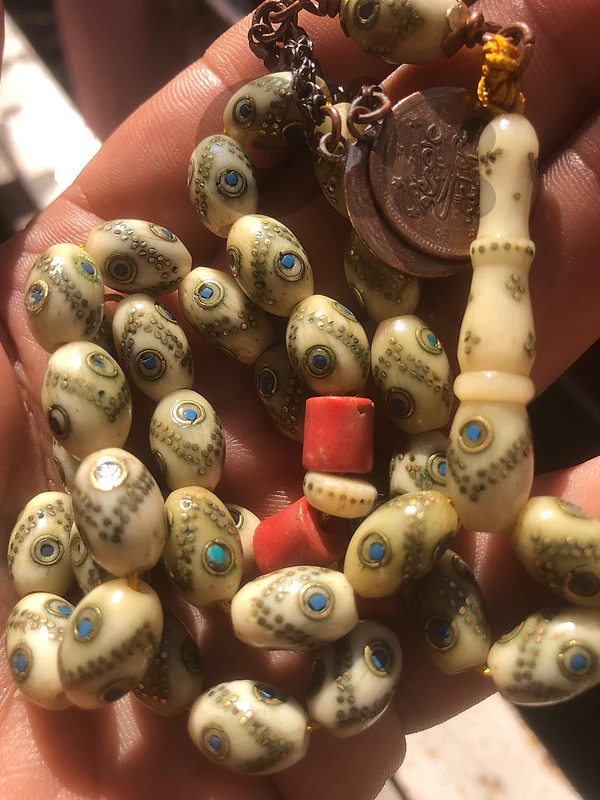 مسبحة ع انتيك