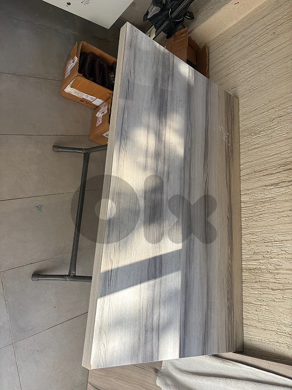 Table that can be used for many activities