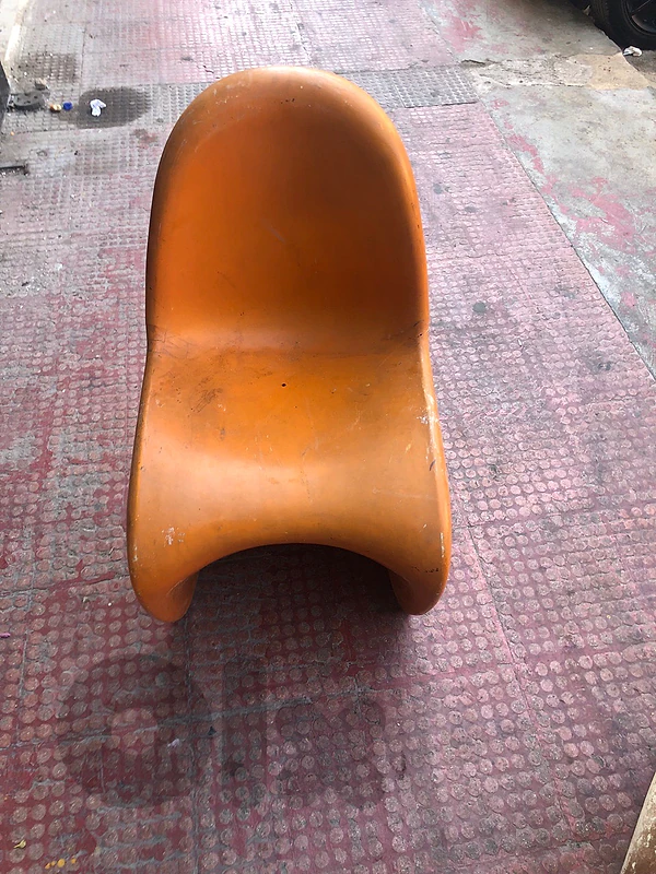 2 fiber chairs mkassarin badon tosli7 . 50$