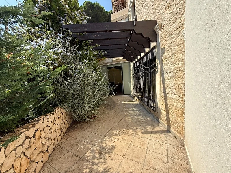 شقة للايجار في بيت مري Fully furnished Apartment for rent in Beit Meri