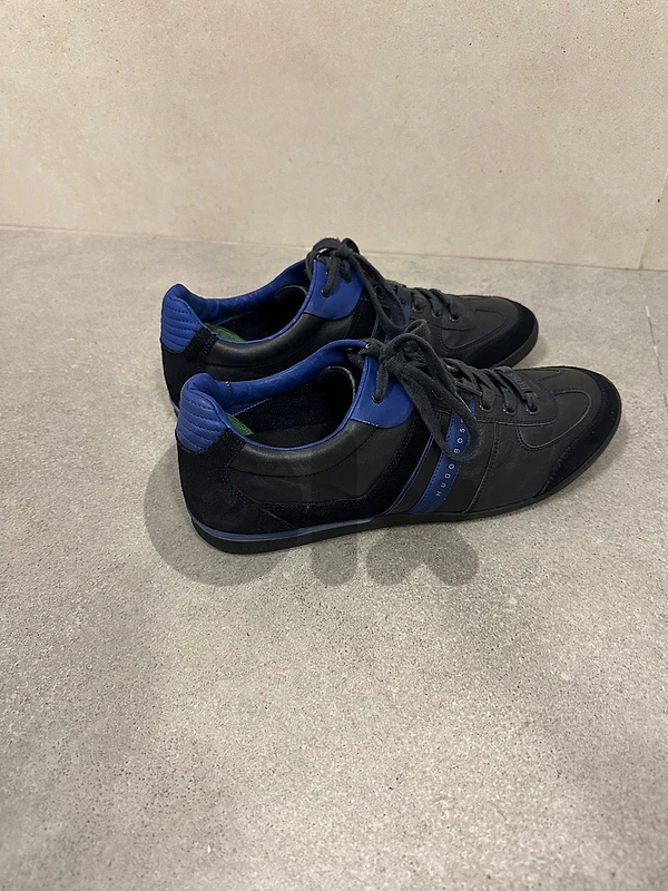 Hugo Boss trainer size 43