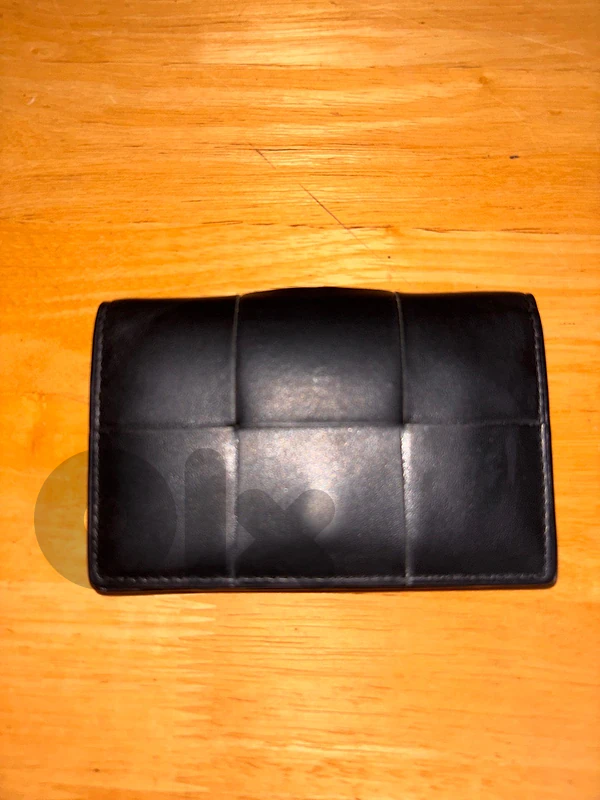 Bottega Veneta Wallet - Authentic