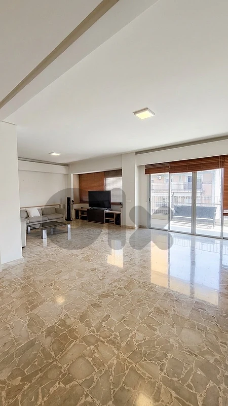 Bright 300 sqm 4-Bedroom Apartment Near Sassine — Palladiana Marble