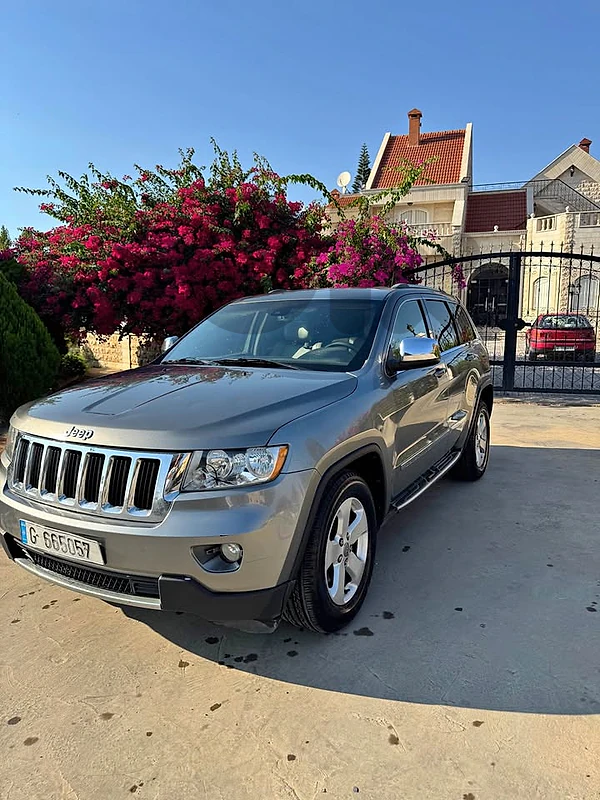 Grand Cherokee laredo	2011