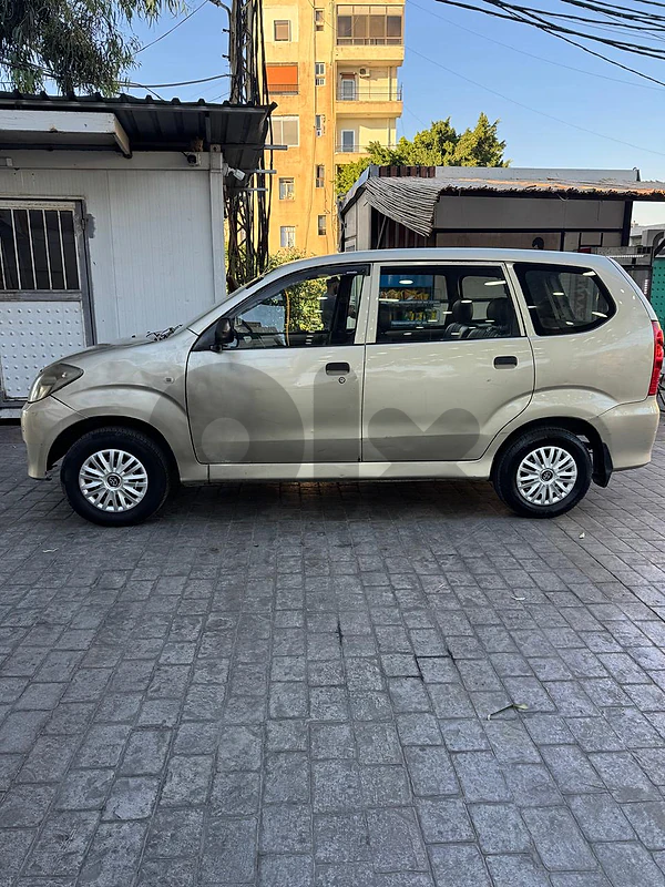 Toyota Avanza 2009 .