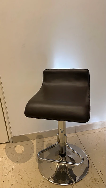Modern Swivel Bar Stool with Chrome Base & Footrest