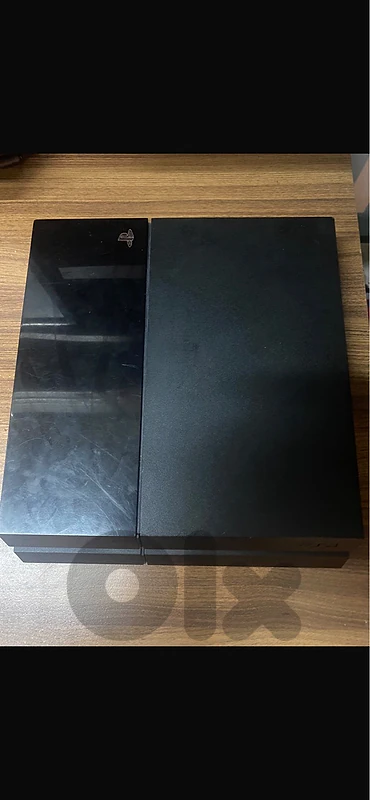 ps4 fat 500g wis 2controler and 3 games for 150$