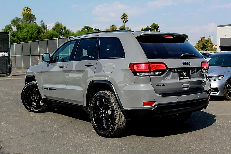 soon to reach Lebanon Jeep Grand Cherokee 2019 UPLAND v6 4x4 nardogrey