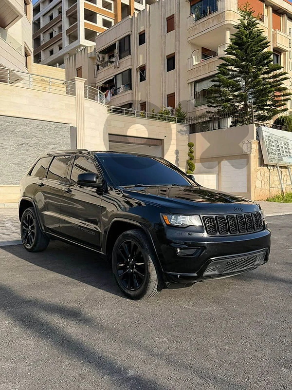 Grand cherokee 	2017