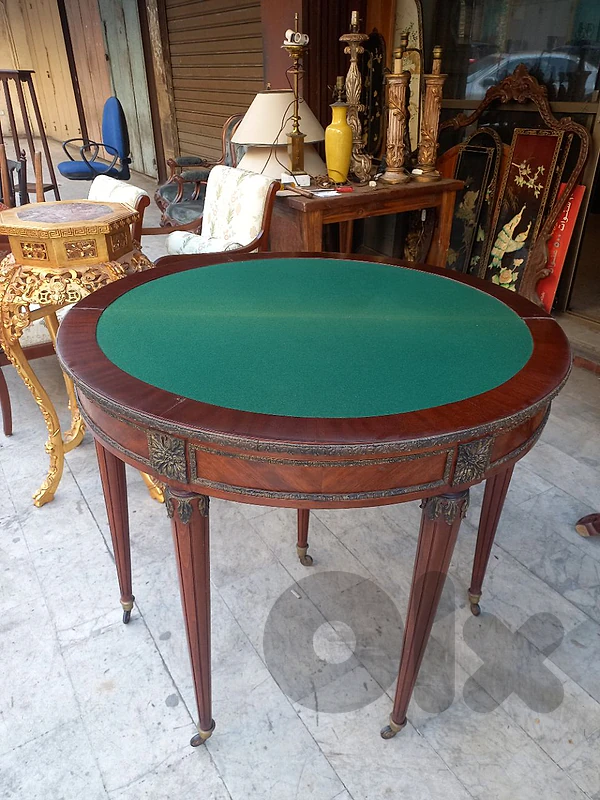 طاولة لعب خشب ماركتري مع برونز وجه مخمل مع دواليب