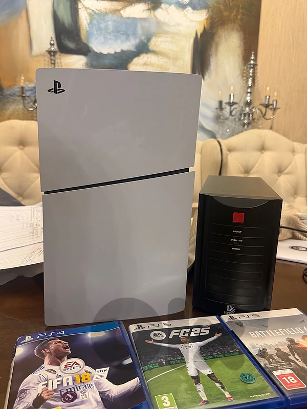 Playstation 5 1TB Europe Used Like New PS5 with 2 original controllers