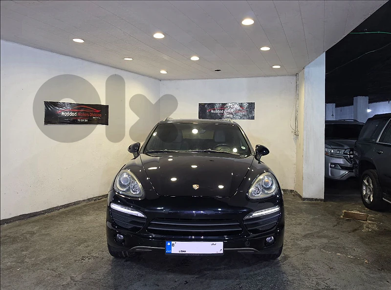 2012 Porsche Cayenne S V8 Black/Black Company Source Like New!