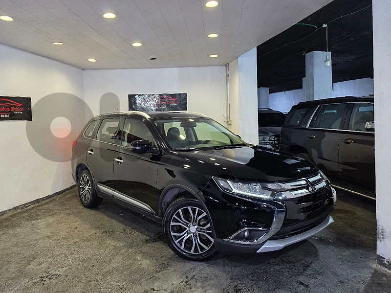 2016 Mitsubishi Outlander Limited 7 Seats Black/Black Company Source