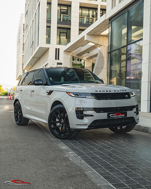 2025 Range Rover Sport P530 Dynamic, Borasco Grey !, 4,000 km only!!