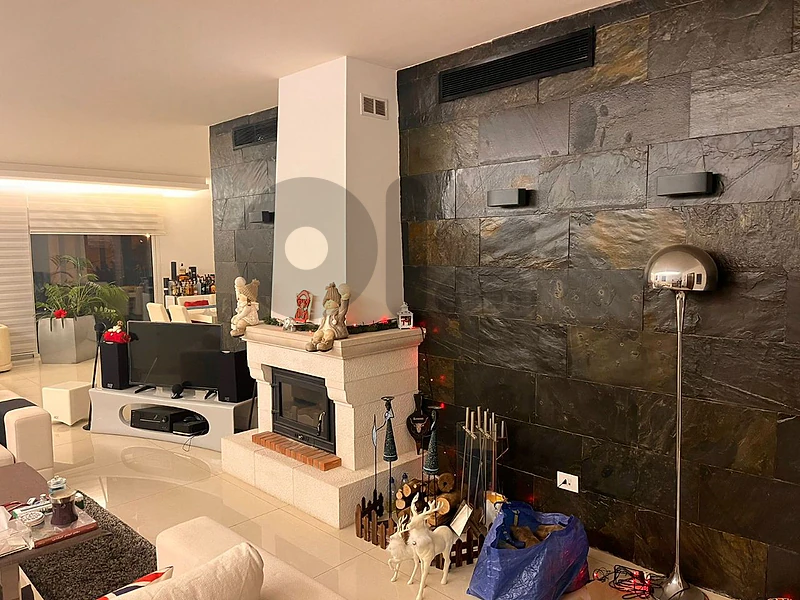 Super Deluxe Apartment For Sale in Ballouneh