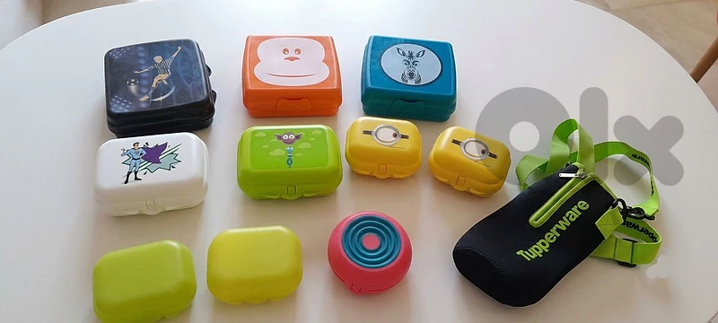 "مجموعة أصلية من Tupperware مكونة من 11 قطعة