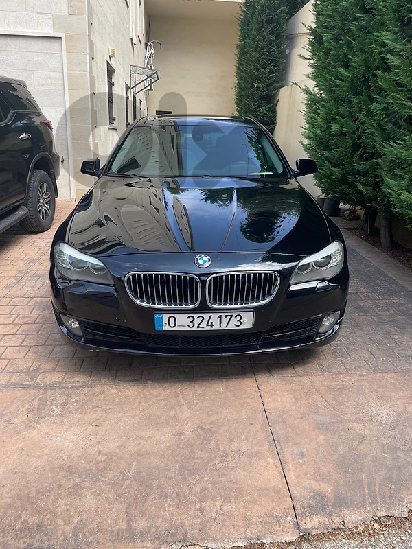 BMW 5-Series 2011 523i