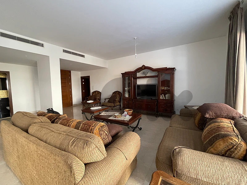 Unfurnished Apartment for Rent in Achrafiehشقة غير مؤثثة للإيجار
