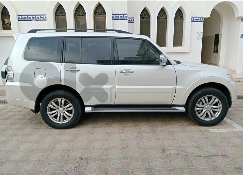 Mitsubishi Pajero 2019 full option 3.8L GLX - GCC specs