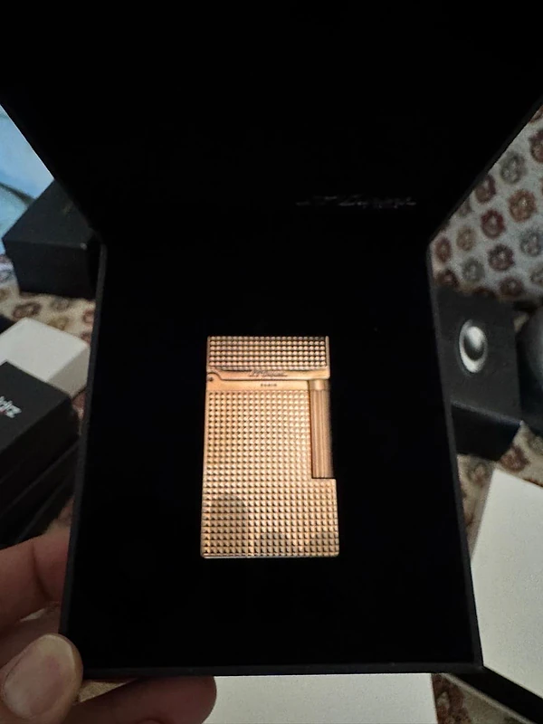 lighter This S.T. Dupont Ligne 2 (Diamond Head Pattern / Rose Gold