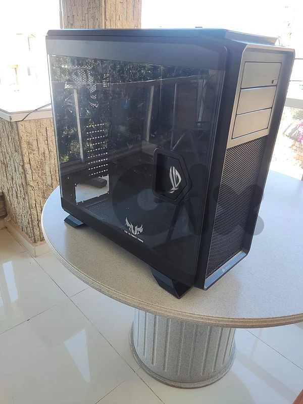 ASUS SABERTOOTH Z77 + I7 3770K + 4 x 4 GB DDR3 + Corsair 760t Case
