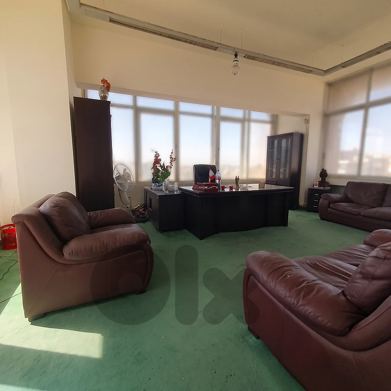 200 SQM Office for Rent–Jisr El Basha مكتب بمساحة 200 متر مربع للإيجار