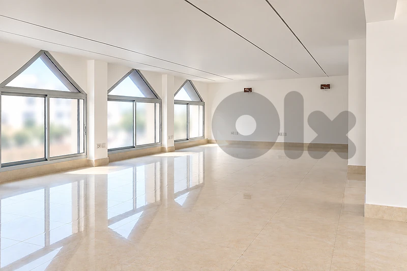 Showroom for Sale in Kraytemمعرض للبيع في قريطم